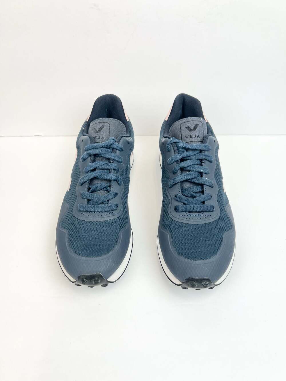 Veja Women’s Alveomesh Nautico Petale Vegan Sneakers Size 8 ($135) - Picture 3 of 8